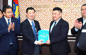 Ардчилсан нам: “Бүтэн-Монгол-Бүрэн ардчилал” мөрийн хөтөлбөр боловсруулжээ