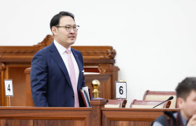 Хар жагсаалт халагдлаа