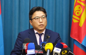 Р.Эрдэнэбүрэн: Улаанбаатар хотыг 14 хот болгож хуваах хуулийн хэрэгжилтийг 1 жилээр хойшлууллаа