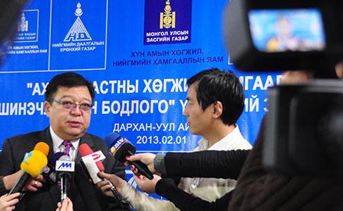 С.Эрдэнэ: Монгол улсад хүн амын хөгжлийн бодлого үндсэндээ орхигдсон