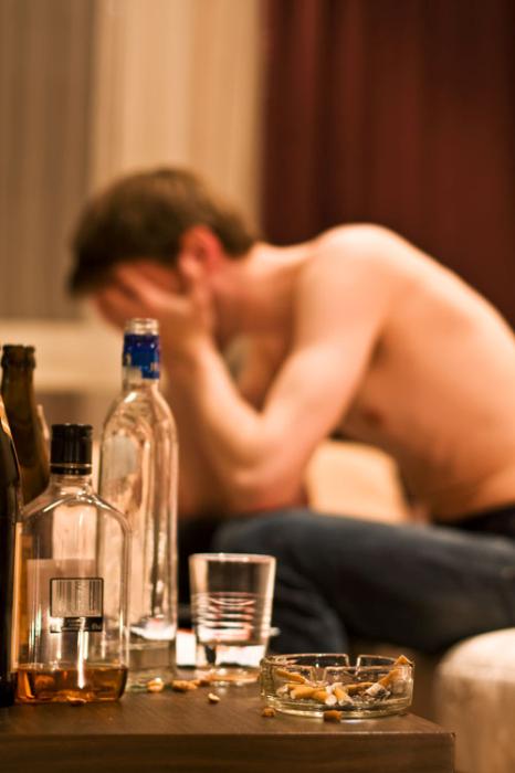 Согтууруулах ундааны хэрэглээ залуужих тусам донтох эмгэг нэмэгддэг