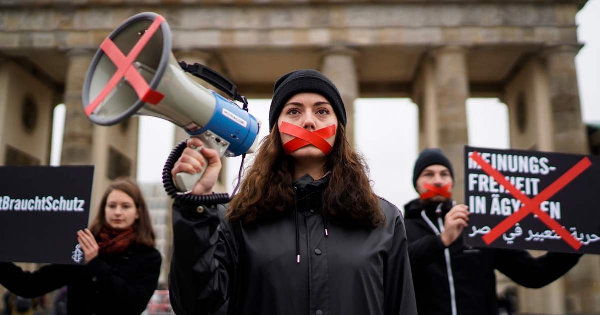 ТББ руу чиглэсэн дайралт нь хүний эрхийн үйл ажиллагааг дарангуйлсан шинэ хуулиуд батлагдахад хүргэж байна