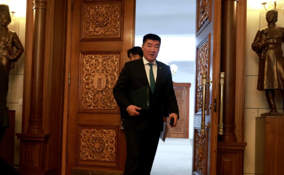 С.Бямбацогт: Би 20 настайдаа өөрийнхөө мөнгөөр 69 машин худалдаж авч байсан