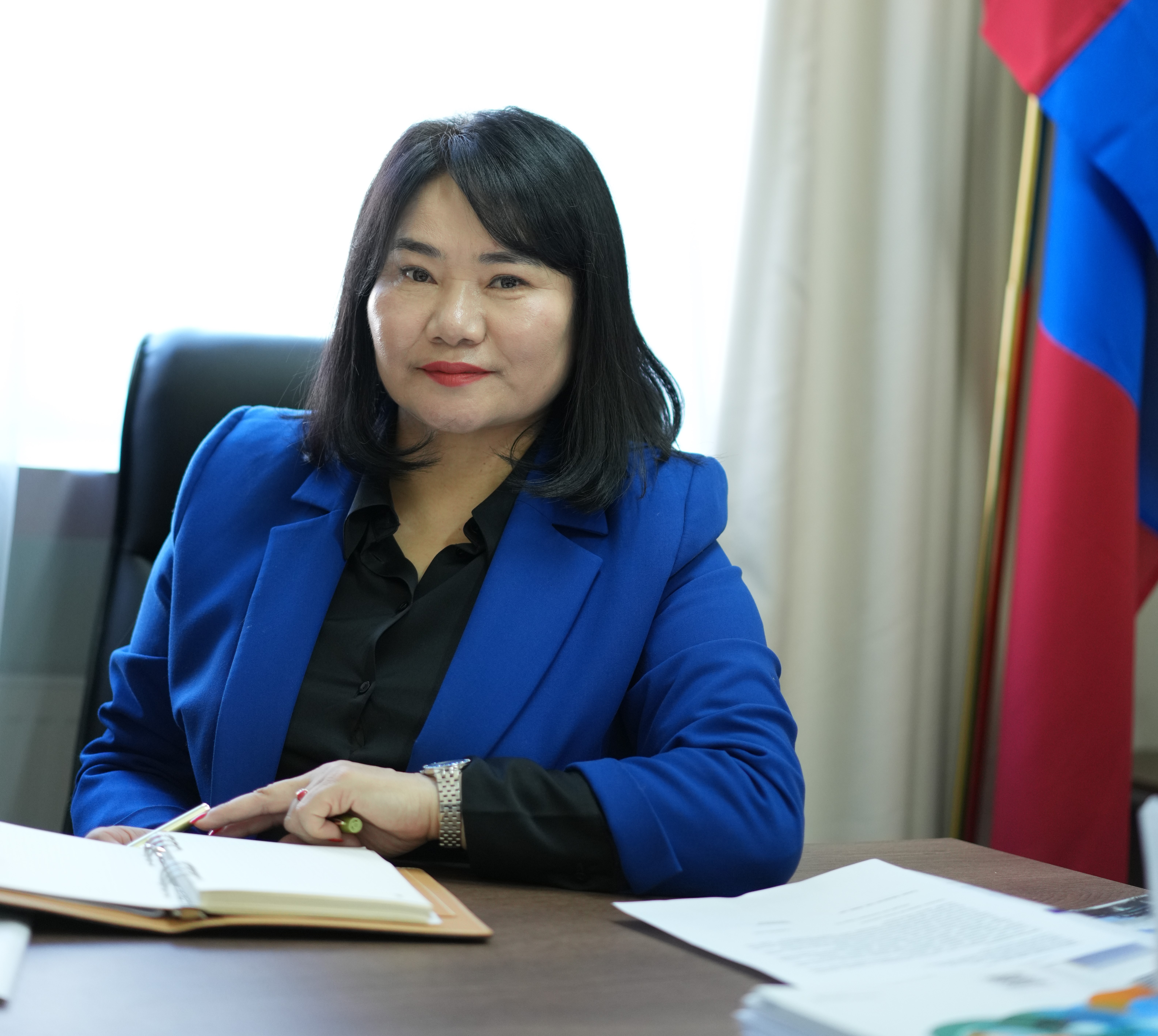 Ц.Мөнхтуяа:  Хөдөө, орон нутагт ажиллаж буй багш, ажилтнуудын 5, 3 жилийн тэтгэмжийг наадмаас өмнө олгуулах шаардлагыг хүргүүлжээ